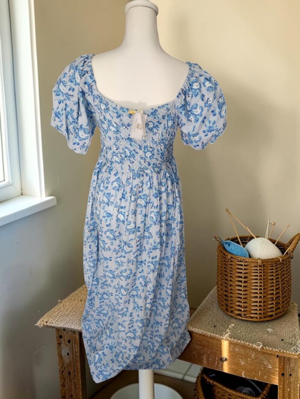💙 Simply Southern Blue Floral Smocked Maxi Dress Large NWT 💙 - Picture 10 of 12
